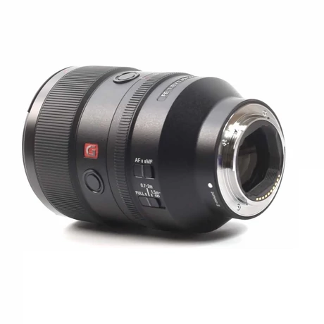 Sony SEL-135F18GM - Portré objektív